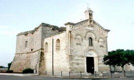 chiesa di San Pietro in Bevagna vacanza in puglia 500 metri da hotel caraibisiaco